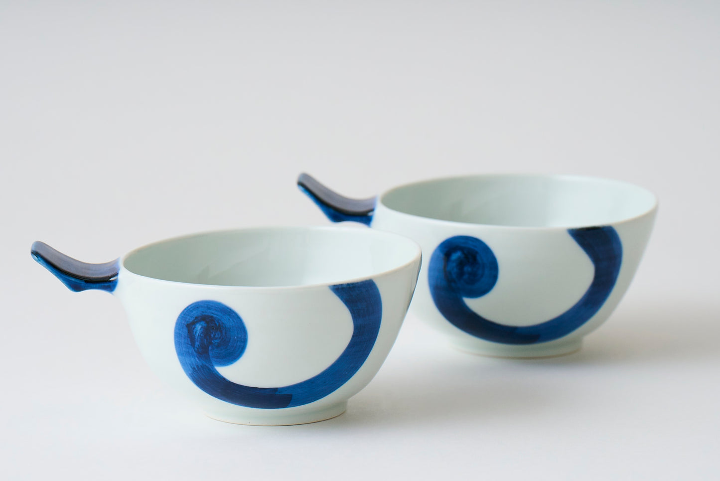 e-bowl with handle