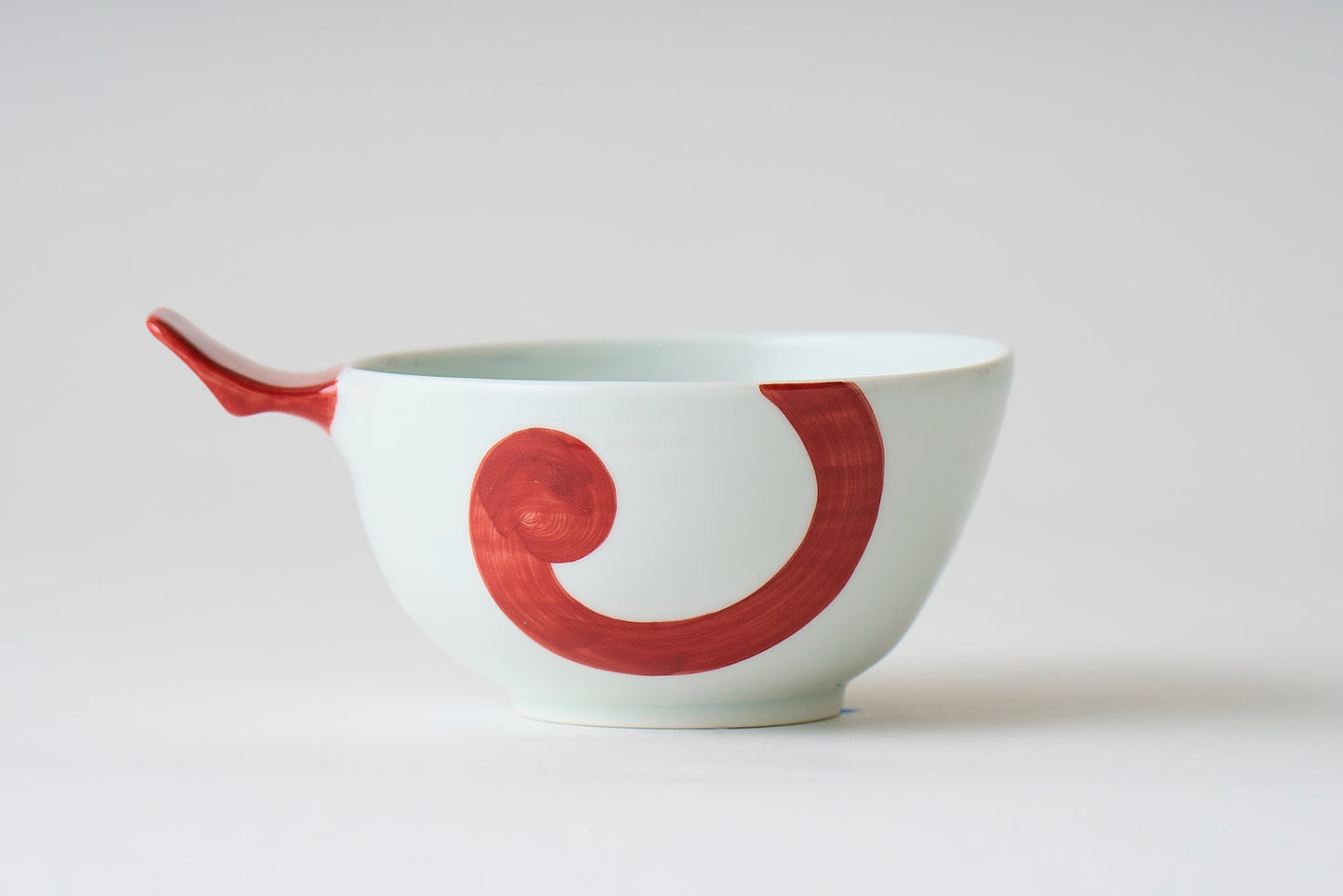 e-bowl with handle