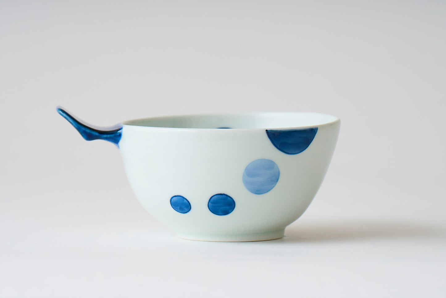 e-bowl with handle