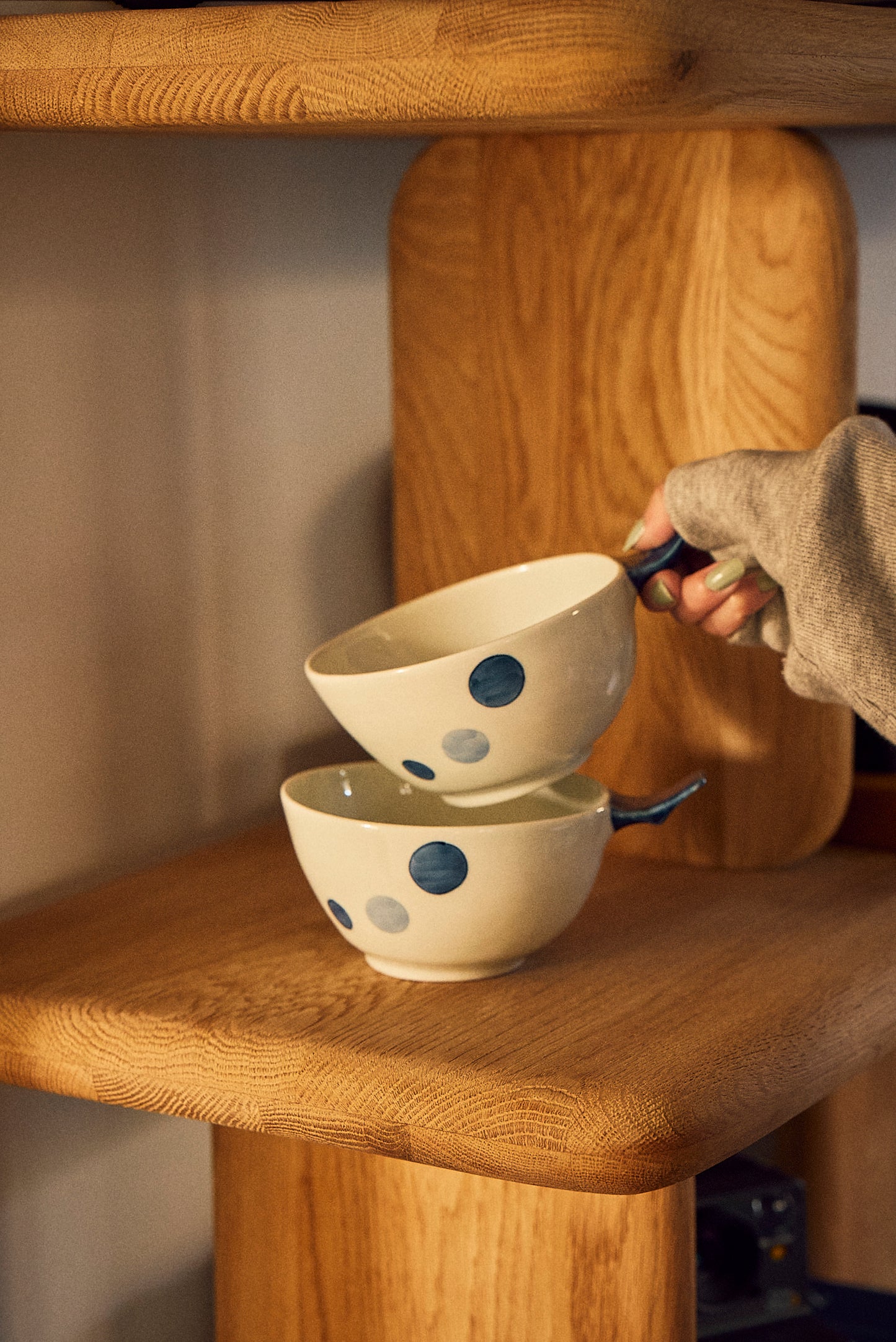 e-bowl with handle
