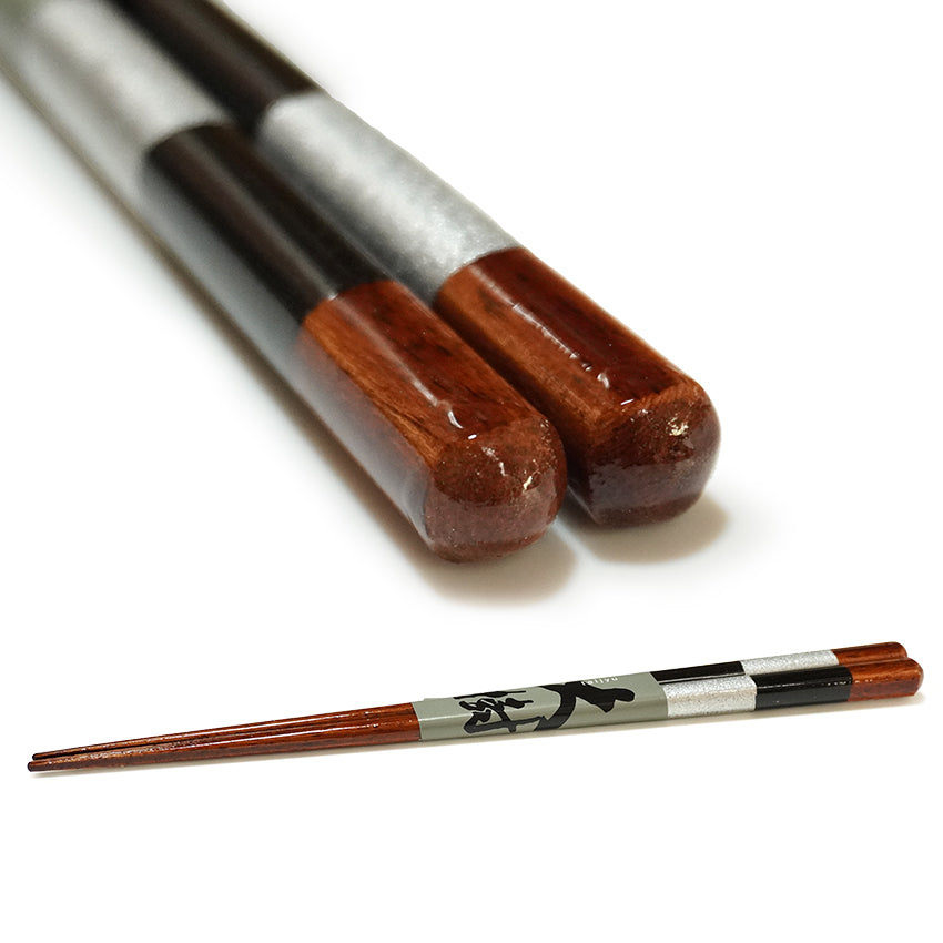 Japanese Wooden Chopsticks – Checkered Pattern Inspired by Ichimatsu pattern, Gold & Silver, Natural Wood, Lightweight & Non-Slip – Traditional Japanese utensils
