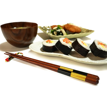 Japanese Wooden Chopsticks – Checkered Pattern Inspired by Ichimatsu pattern, Gold & Silver, Natural Wood, Lightweight & Non-Slip – Traditional Japanese utensils